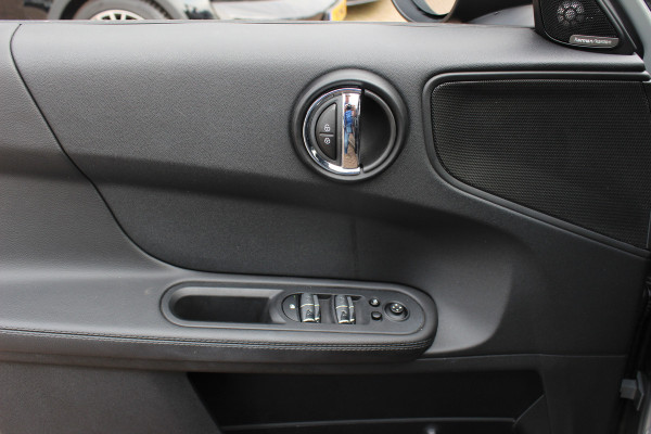 MINI Countryman 1.5 Cooper Business Edition / Leder / Navigatie / Parkeerhulp V+A / Harman Kardon / 18'' / Cruise Control