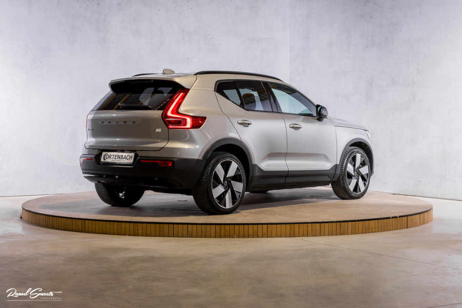 Volvo XC40 Recharge Ultimate 70 kWh | Panorama dak | Adaptieve cruise | Blis | Memory | Harman Kardon |