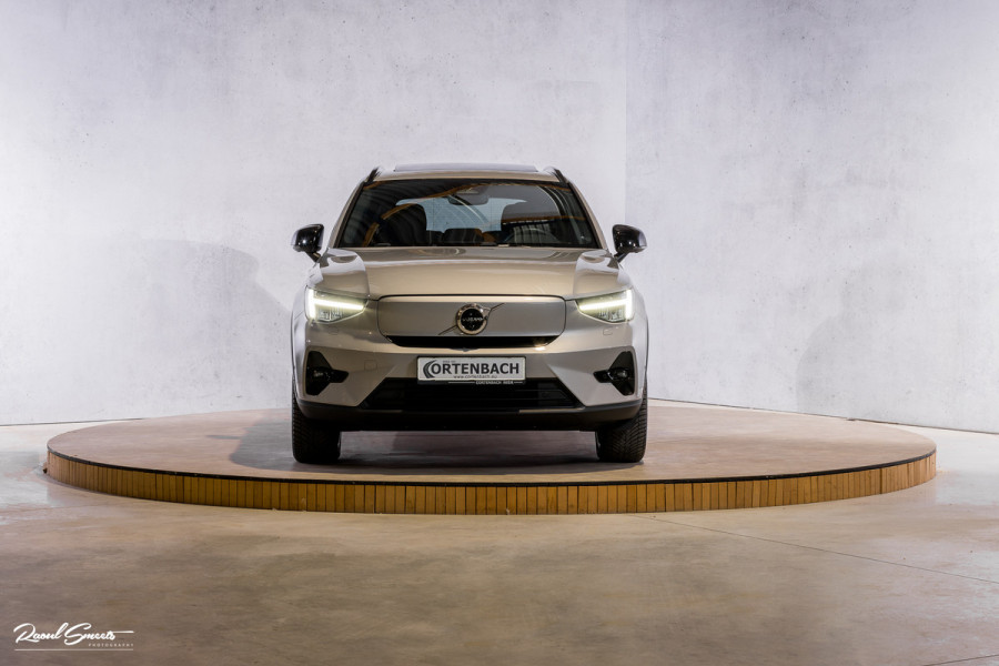 Volvo XC40 Recharge Ultimate 70 kWh | Panorama dak | Adaptieve cruise | Blis | Memory | Harman Kardon |