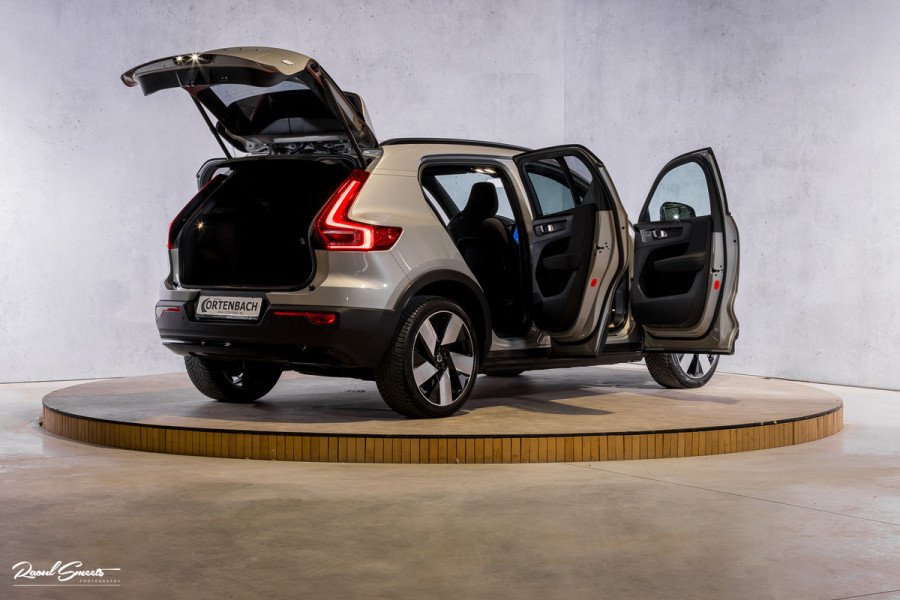 Volvo XC40 Recharge Ultimate 70 kWh | Panorama dak | Adaptieve cruise | Blis | Memory | Harman Kardon |
