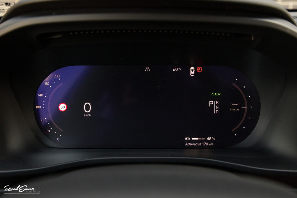 Volvo XC40 Recharge Ultimate 70 kWh | Panorama dak | Adaptieve cruise | Blis | Memory | Harman Kardon |