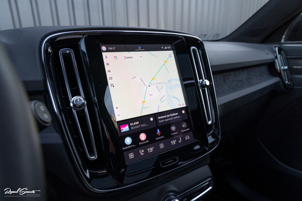 Volvo XC40 Recharge Ultimate 70 kWh | Panorama dak | Adaptieve cruise | Blis | Memory | Harman Kardon |
