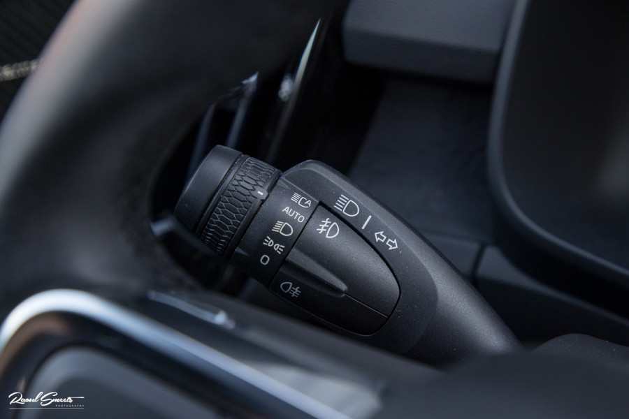 Volvo XC40 Recharge Ultimate 70 kWh | Panorama dak | Adaptieve cruise | Blis | Memory | Harman Kardon |