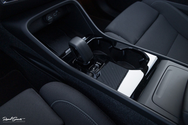 Volvo XC40 Recharge Ultimate 70 kWh | Panorama dak | Adaptieve cruise | Blis | Memory | Harman Kardon |