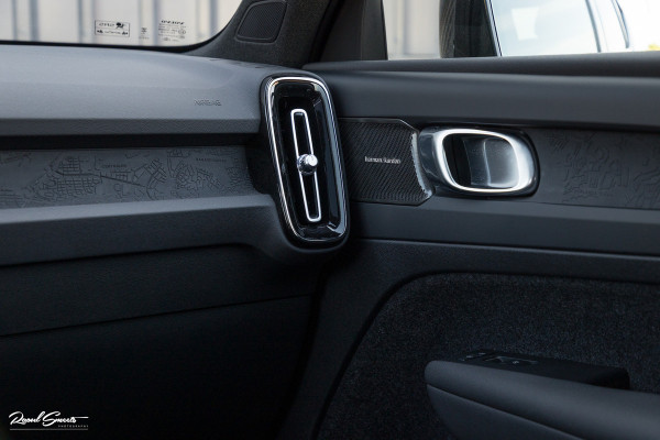 Volvo XC40 Recharge Ultimate 70 kWh | Panorama dak | Adaptieve cruise | Blis | Memory | Harman Kardon |