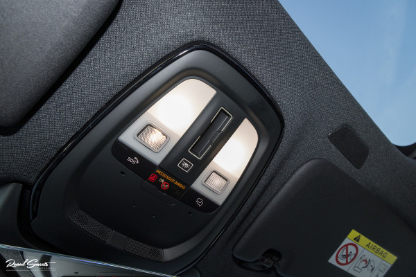 Volvo XC40 Recharge Ultimate 70 kWh | Panorama dak | Adaptieve cruise | Blis | Memory | Harman Kardon |