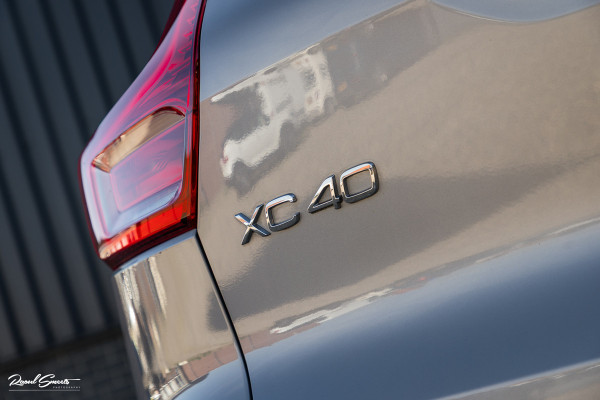 Volvo XC40 Recharge Ultimate 70 kWh | Panorama dak | Adaptieve cruise | Blis | Memory | Harman Kardon |