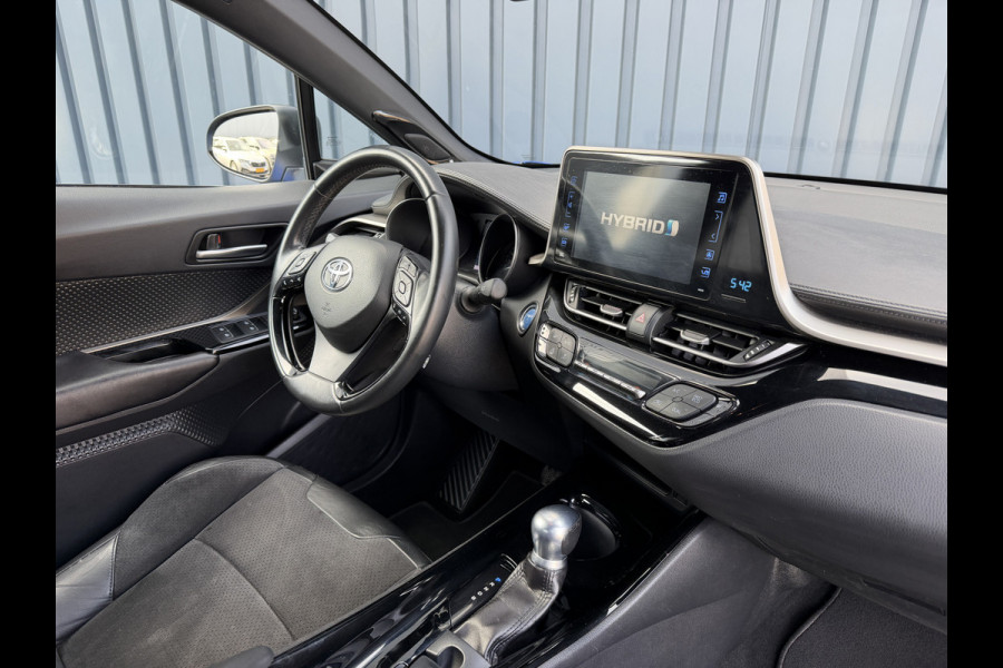 Toyota C-HR 1.8 Hybrid Executive / Bi tone | Leer/alcantara | Dealer onderhouden | LED | JBL | Rijklaar!!