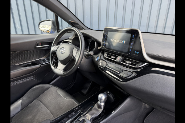 Toyota C-HR 1.8 Hybrid Executive / Bi tone | Leer/alcantara | Dealer onderhouden | LED | JBL | Rijklaar!!