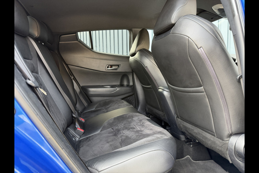 Toyota C-HR 1.8 Hybrid Executive / Bi tone | Leer/alcantara | Dealer onderhouden | LED | JBL | Rijklaar!!