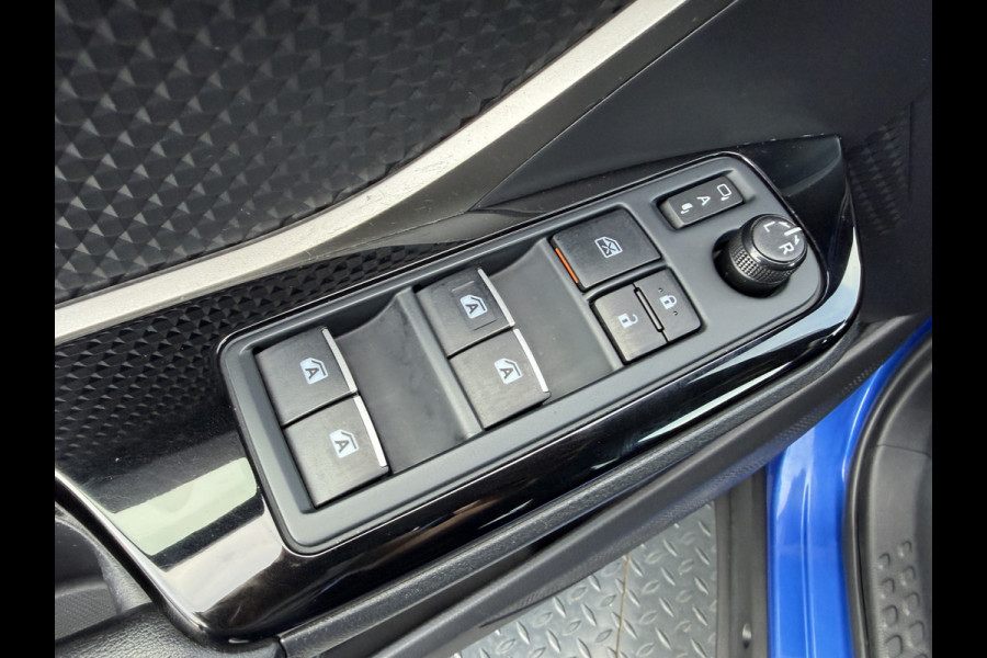 Toyota C-HR 1.8 Hybrid Executive / Bi tone | Leer/alcantara | Dealer onderhouden | LED | JBL | Rijklaar!!