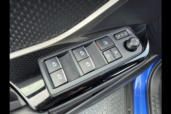 Toyota C-HR 1.8 Hybrid Executive / Bi tone | Leer/alcantara | Dealer onderhouden | LED | JBL | Rijklaar!!