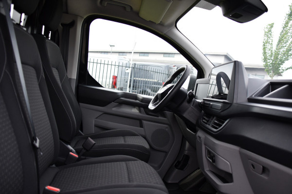 Ford Transit Custom 300 2.0 TDCI L2H1 Black Edition Camera, Cruise, Carplay, 170pk, Mulitmedia, LED, Automaat, Virtual, Uniek!