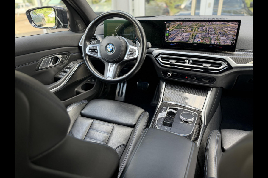 BMW 3 Serie Touring 330e xDrive High Ex. M-Sport Pro |Pano|H/K|M-Seats|ACC|HUD|Trekhaak|19"|Dravit