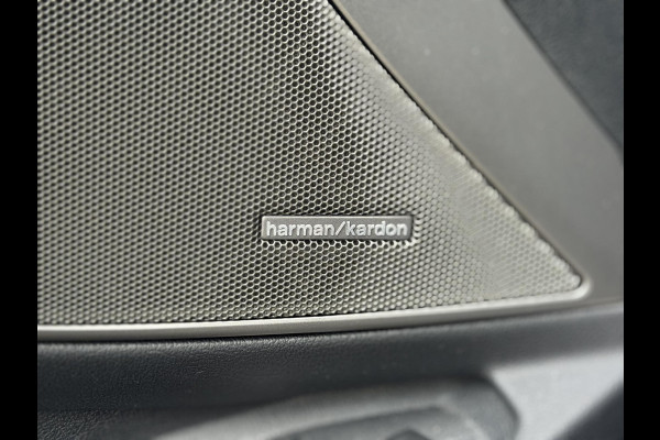 BMW 3 Serie Touring 330e xDrive High Ex. M-Sport Pro |Pano|H/K|M-Seats|ACC|HUD|Trekhaak|19"|Dravit