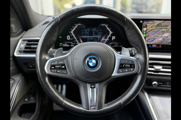 BMW 3 Serie Touring 330e xDrive High Ex. M-Sport Pro |Pano|H/K|M-Seats|ACC|HUD|Trekhaak|19"|Dravit
