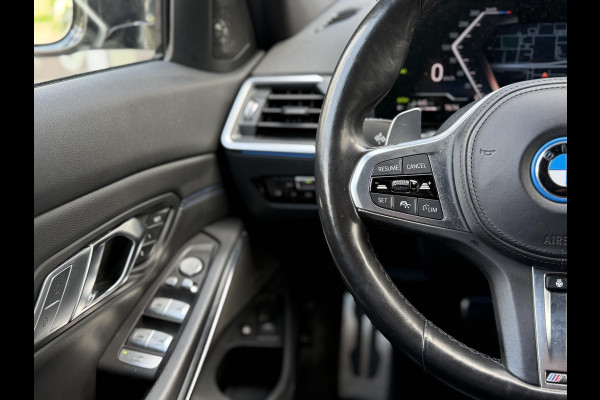 BMW 3 Serie Touring 330e xDrive High Ex. M-Sport Pro |Pano|H/K|M-Seats|ACC|HUD|Trekhaak|19"|Dravit