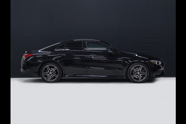 Mercedes-Benz CLA-Klasse 200 Business Solution AMG [SFEERVERLICHTING, LED, STOELVERWARMING, BLUETOOTH, CRUISE, NAVIGATIE, CAMERA, PDC, DIGITAL DASH, NIEUWSTAAT]