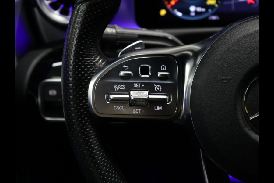 Mercedes-Benz CLA-Klasse 200 Business Solution AMG [SFEERVERLICHTING, LED, STOELVERWARMING, BLUETOOTH, CRUISE, NAVIGATIE, CAMERA, PDC, DIGITAL DASH, NIEUWSTAAT]
