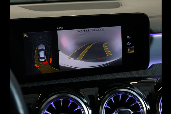 Mercedes-Benz CLA-Klasse 200 Business Solution AMG [SFEERVERLICHTING, LED, STOELVERWARMING, BLUETOOTH, CRUISE, NAVIGATIE, CAMERA, PDC, DIGITAL DASH, NIEUWSTAAT]
