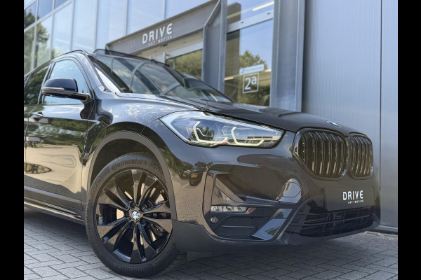 BMW X1 xDrive25e High Ex. Sportline Black ed. |Pano|Leer|HUD|Cam