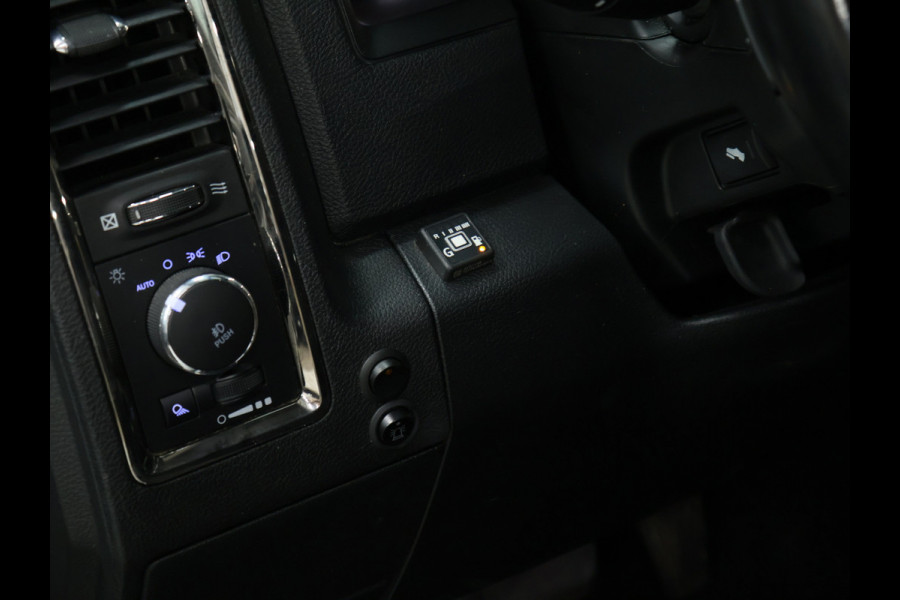 Dodge Ram 1500 5.7 V8 4x4 Crew Cab Laramie [TREKHAAK, CAMERA, STOELVERWARMING/VENTILATIE, ELEKTRISCH VERSTELBARE STOELEN, BLUETOOTH, STUURVERWARMING, CRUISE, LPG, NIEUWSTAAT]