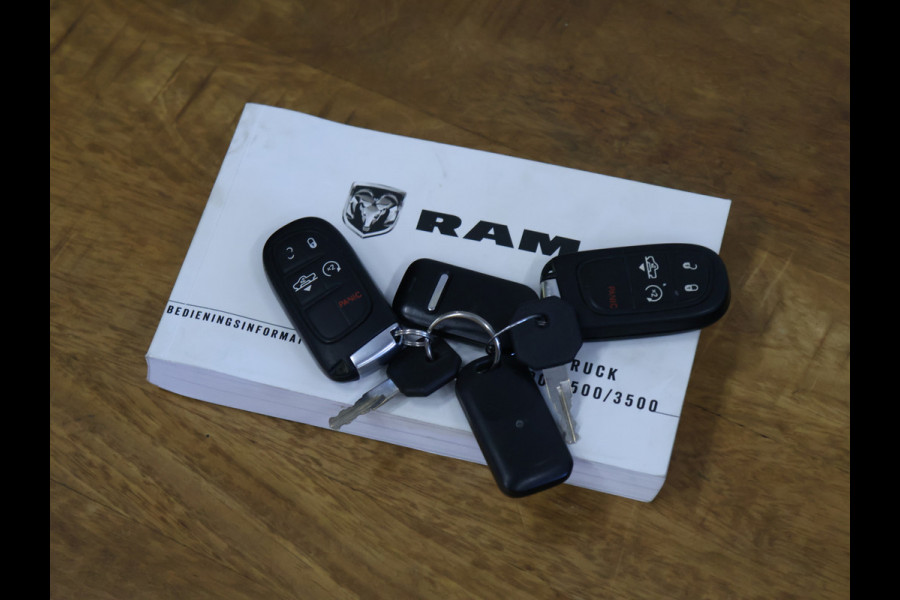 Dodge Ram 1500 5.7 V8 4x4 Crew Cab Laramie [TREKHAAK, CAMERA, STOELVERWARMING/VENTILATIE, ELEKTRISCH VERSTELBARE STOELEN, BLUETOOTH, STUURVERWARMING, CRUISE, LPG, NIEUWSTAAT]