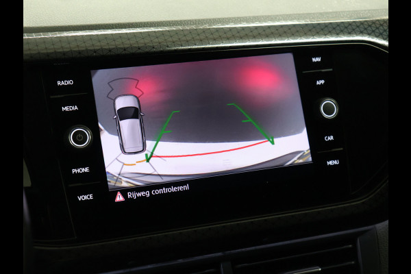 Volkswagen T-Cross 1.0 TSI Style [STOELVERWARMING, ADAPTIEVE CRUISE, BLUETOOTH, CAMERA, PDC, NAVIGATIE, AUTOMAAT, MULTI FUNCTIONEEL STUURWIEL, NIEUWSTAAT]