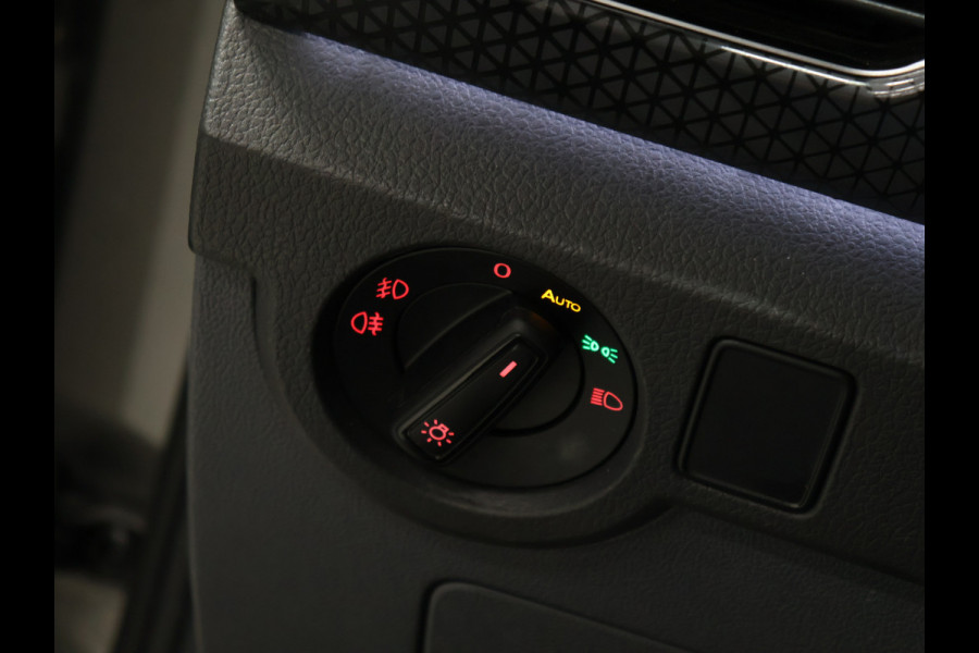 Volkswagen T-Cross 1.0 TSI Style [STOELVERWARMING, ADAPTIEVE CRUISE, BLUETOOTH, CAMERA, PDC, NAVIGATIE, AUTOMAAT, MULTI FUNCTIONEEL STUURWIEL, NIEUWSTAAT]