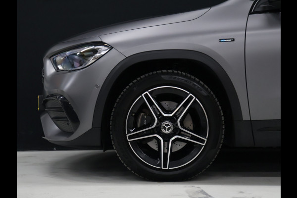 Mercedes-Benz GLA 250 e AMG Business Solution [SCHUIFKANTELDAK, TREKHAAK, CAMERA, PDC, CRUISE, STOELVERWARMING, DIGITAL DASH, ELEKTRISCH VERSTELBARE STOELEN, ELEKTISCHE ACHTERKLEP, NIEUWSTAAT]