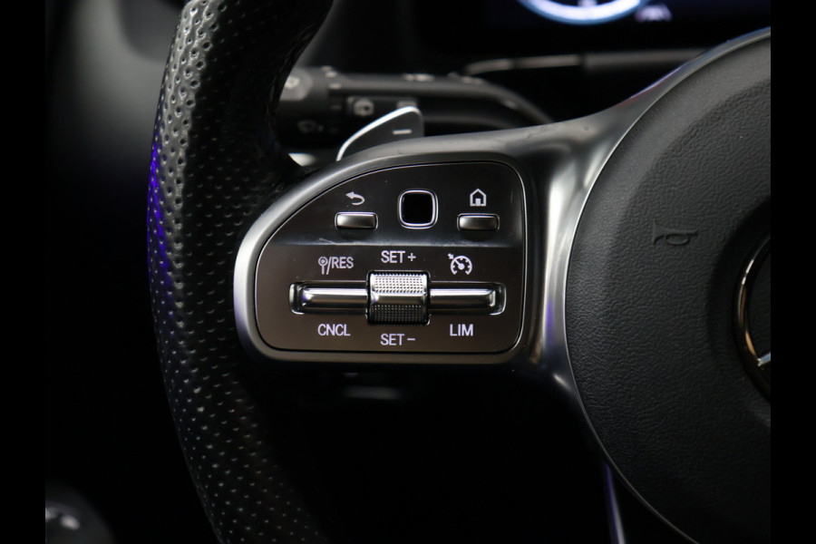 Mercedes-Benz GLA 250 e AMG Business Solution [SCHUIFKANTELDAK, TREKHAAK, CAMERA, PDC, CRUISE, STOELVERWARMING, DIGITAL DASH, ELEKTRISCH VERSTELBARE STOELEN, ELEKTISCHE ACHTERKLEP, NIEUWSTAAT]
