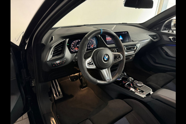 BMW 1-serie M135i xDrive Executive Pano|M Seat|Memory|HuD|HK