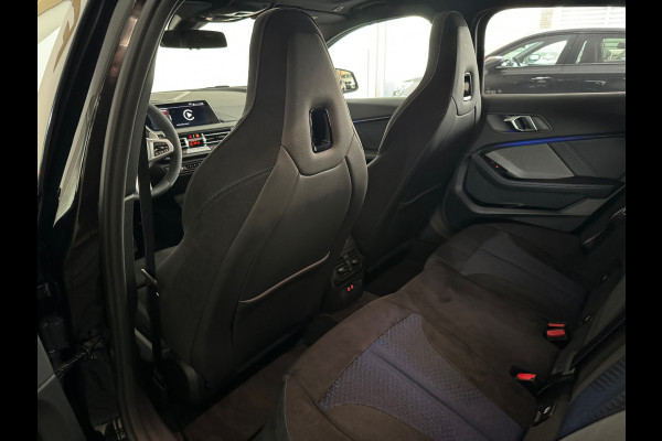 BMW 1-serie M135i xDrive Executive Pano|M Seat|Memory|HuD|HK
