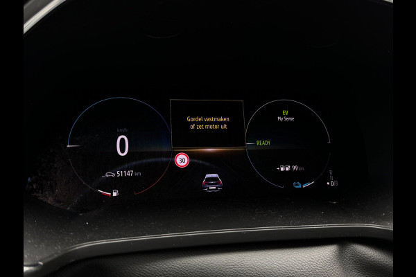 Renault Captur 1.6 E-Tech Plug-in Hybrid 160 Intens | Trekhaak | Camera | Climate control | Navigatie |