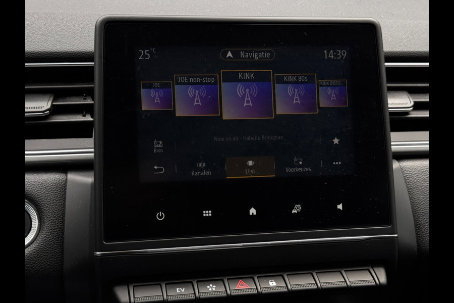Renault Captur 1.6 E-Tech Plug-in Hybrid 160 Intens | Trekhaak | Camera | Climate control | Navigatie |