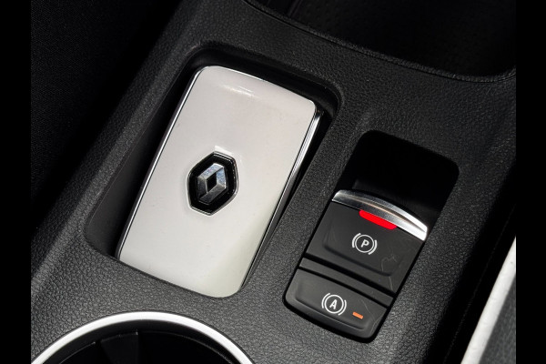 Renault Captur 1.6 E-Tech Plug-in Hybrid 160 Intens | Trekhaak | Camera | Climate control | Navigatie |