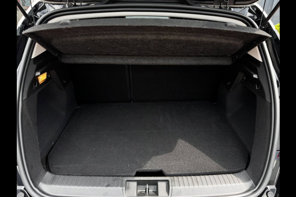 Renault Captur 1.6 E-Tech Plug-in Hybrid 160 Intens | Trekhaak | Camera | Climate control | Navigatie |