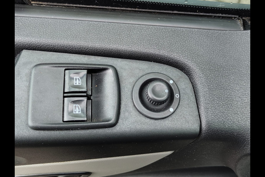 Renault Trafic 1.6 dCi 126PK T29 L2H1 3-Persoons Euro 6 Trekhaak Airco Navi Cruise Control Bluetooth Pdc Comfort Energy Betonplex vloer Wandbetimmering Schuifdeur Achterdeuren Origineel Nederlandse Auto
