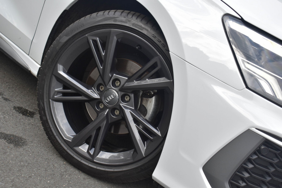 Audi A3 Sportback 35 TFSI S-Line | ACC | Carplay | Trekhaak | Virtual | Navi