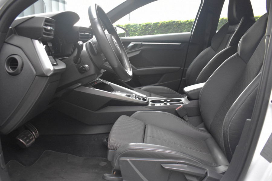 Audi A3 Sportback 35 TFSI S-Line | ACC | Carplay | Trekhaak | Virtual | Navi