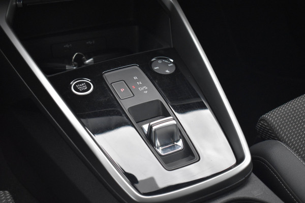 Audi A3 Sportback 35 TFSI S-Line | ACC | Carplay | Trekhaak | Virtual | Navi