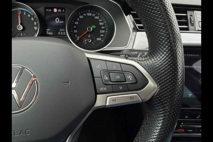 Volkswagen Passat Variant 1.4 TSI PHEV GTE Business | Pano | Elek. Trekhaak | Camera | Carplay | Navi | LED