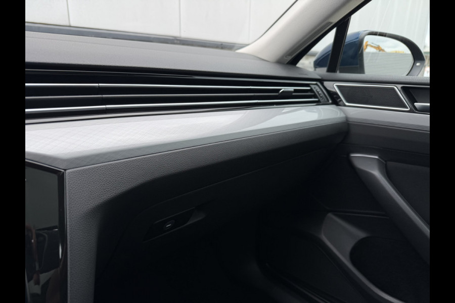 Volkswagen Passat Variant 1.4 TSI PHEV GTE Business | Pano | Elek. Trekhaak | Camera | Carplay | Navi | LED