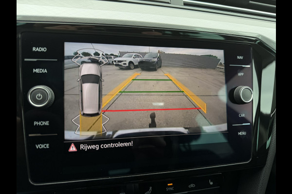 Volkswagen Passat Variant 1.4 TSI PHEV GTE Business | Pano | Elek. Trekhaak | Camera | Carplay | Navi | LED