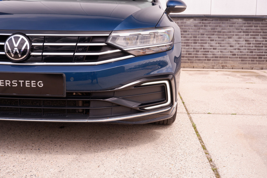 Volkswagen Passat Variant 1.4 TSI PHEV GTE Business | Pano | Elek. Trekhaak | Camera | Carplay | Navi | LED