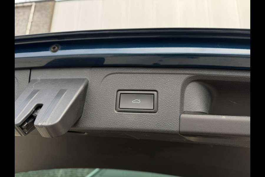 Volkswagen Passat Variant 1.4 TSI PHEV GTE Business | Pano | Elek. Trekhaak | Camera | Carplay | Navi | LED