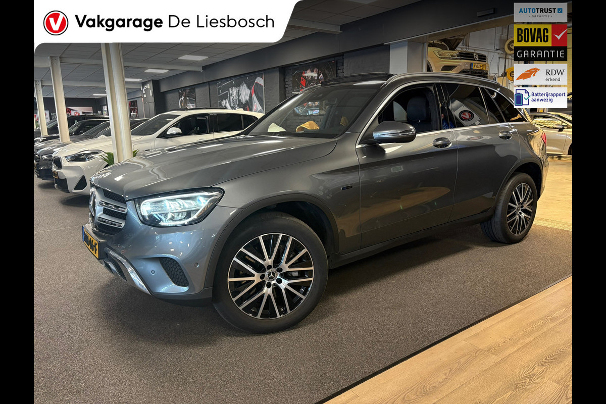 Mercedes-Benz GLC 300e 4MATIC Premium Plus / soh100% / trekhaak / sfeer verlichting / panorama-dak / virtual