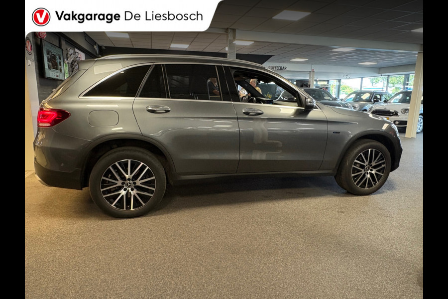 Mercedes-Benz GLC 300e 4MATIC Premium Plus / soh100% / trekhaak / sfeer verlichting / panorama-dak / virtual