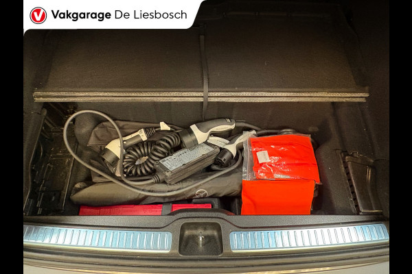 Mercedes-Benz GLC 300e 4MATIC Premium Plus / soh100% / trekhaak / sfeer verlichting / panorama-dak / virtual