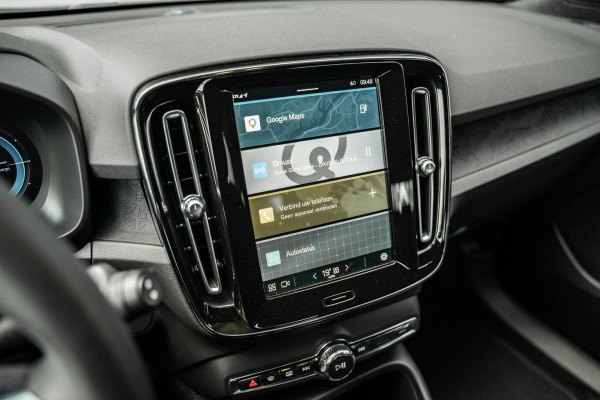 Volvo XC40 Recharge Core 70 kWh | Apple Carplay/Android Auto | Camera | 1500 trekgewicht